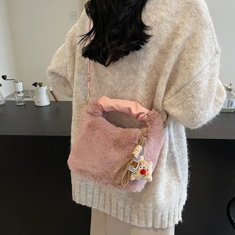 Cwatcun Plush Shoulder Bag Women's Multicolor-13