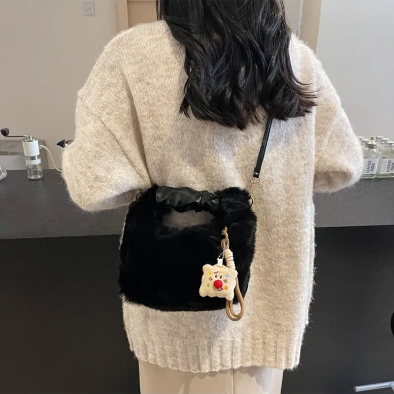 Cwatcun Plush Shoulder Bag Women's Multicolor-7