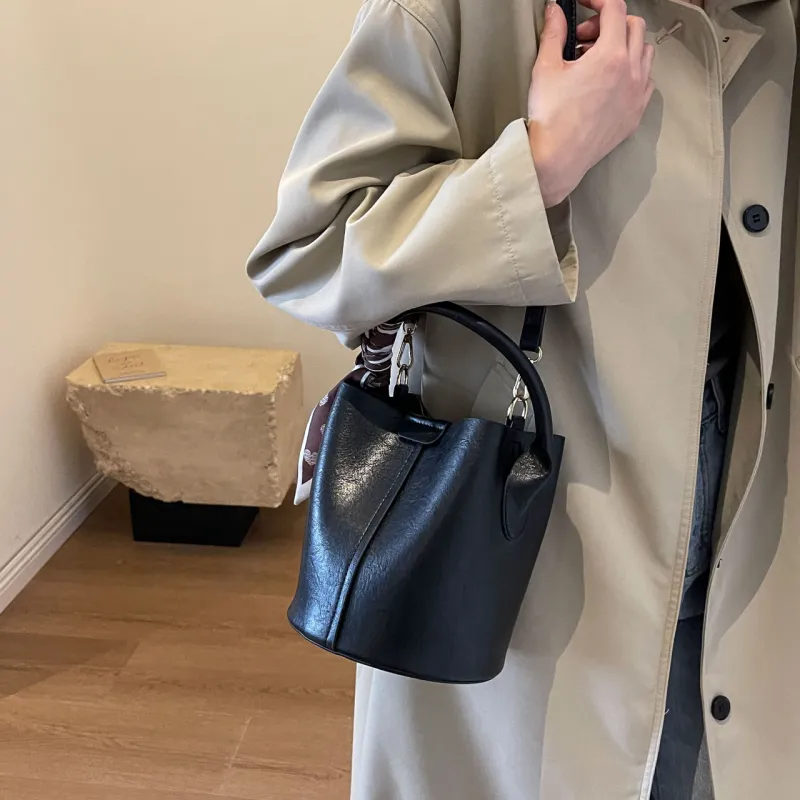 Cwatcun PU Bucket Bag, Shoulder Bag, Crossbody Bag, Handbag Regular Women's Coffee/Black-14