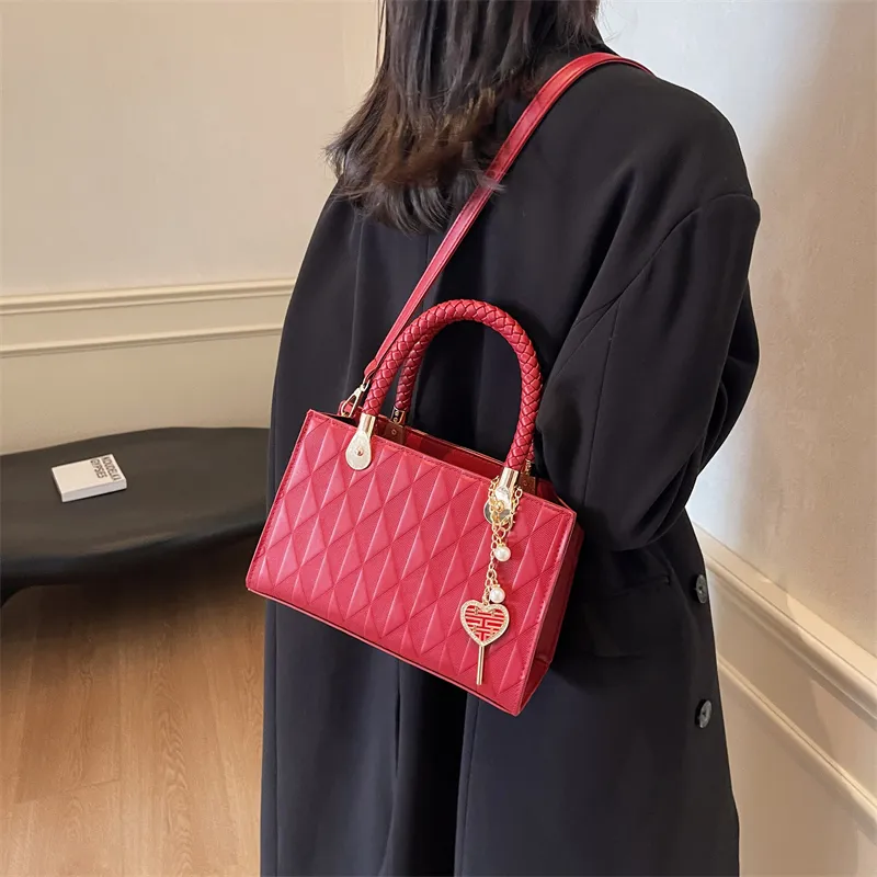 Cwatcun PU One Shoulder Handbag, Crossbody Bag Regular Women's Red-3