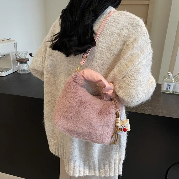 Cwatcun Plush Shoulder Bag Women's Multicolor-17
