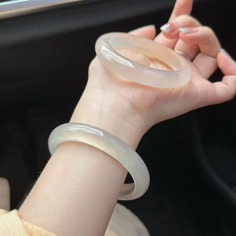 The Years Are Quiet Glass Cat Eye Bangles Unisex-2