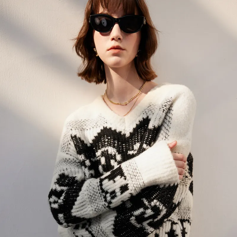 3COLOUR Knitwear Women's Black Beige Floral-4
