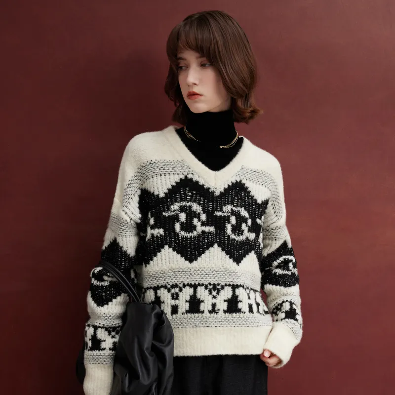 3COLOUR Knitwear Women's Black Beige Floral-12