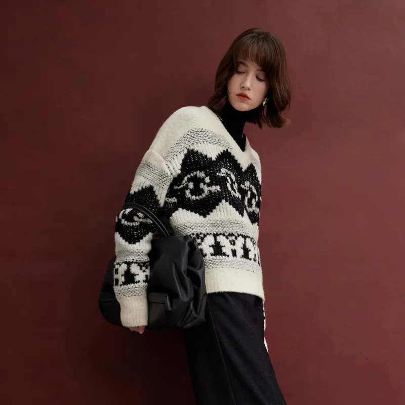 3COLOUR Knitwear Women's Black Beige Floral-13