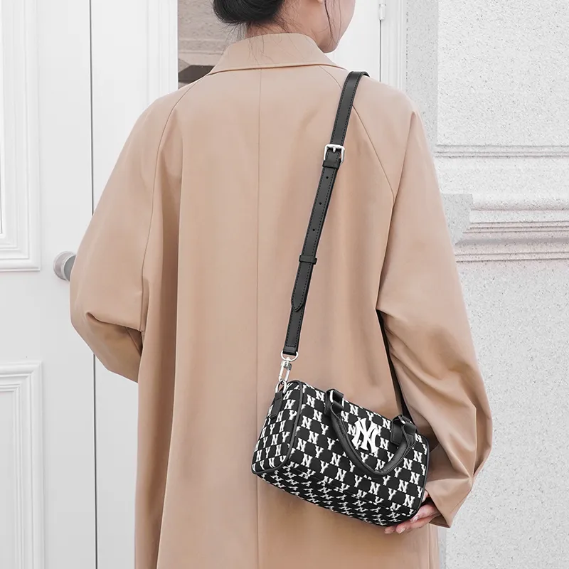 Kim Yeon-sha Felt Lining Bag Liner Storage Medium Bag Square Bag Combination Shoulder Strap Buy Unisex Black-4