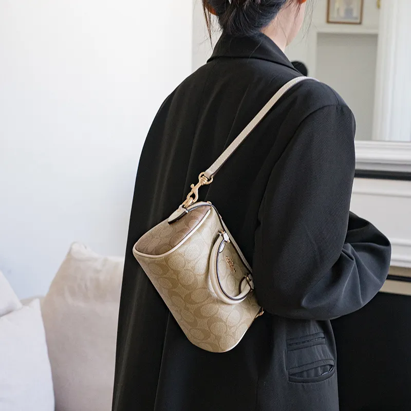 Lan Bao Fan Microfiber Polyurethane Fashion Versatile Shoulder Strap Bag Strap Women's Milk White/Black-13
