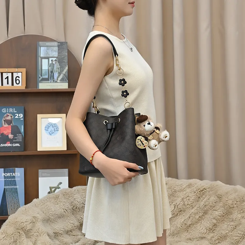 Lan Bao Fan Alloy Bag Accessory Women's Gold-3