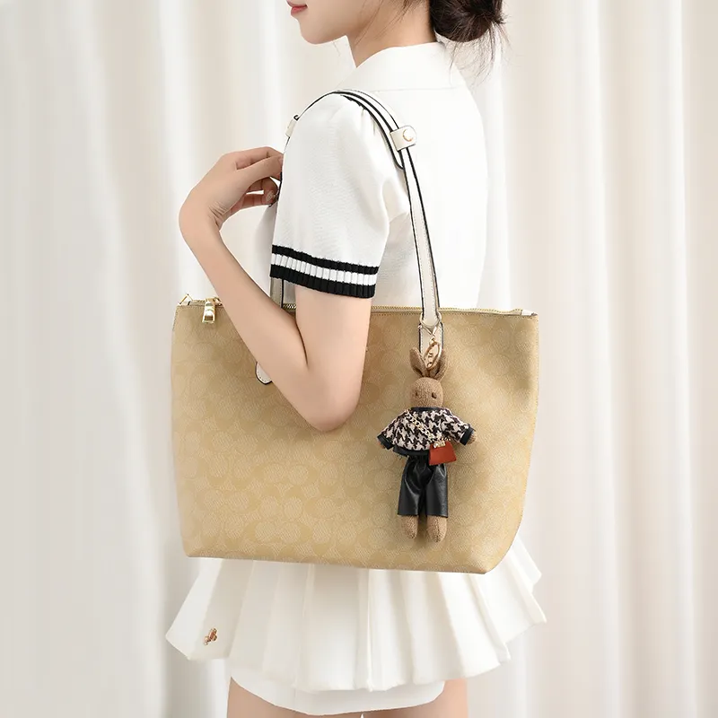 Lan Bao Fan Felt Liner, Shopping Bag Lining, Shoulder Pad, Rabbit Small Doll Women's Multicolor-35