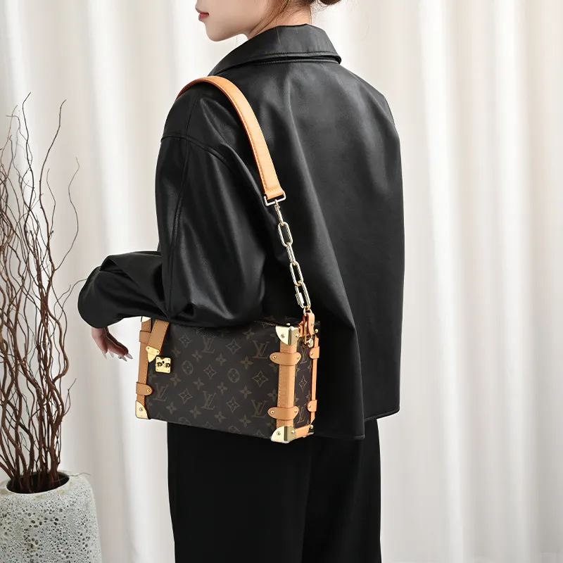 Lan Bao Fan Metal, Alloy DuPont Paper Storage Lining Bag, Bag Strap, Single Purchase Bag Unisex Brown-10