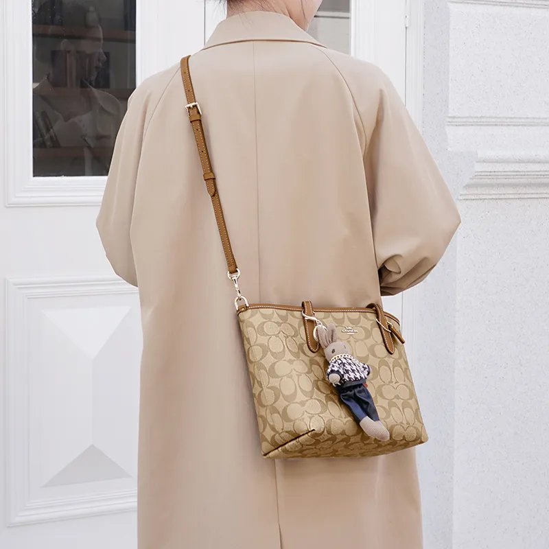 Kim Yeon sha Artificial Leather Bag Strap Women's Milk Tea-20