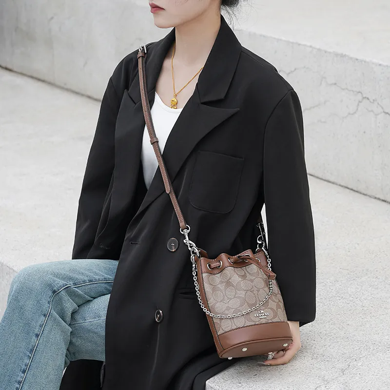 Kim Yeon sha Nylon COACH Women's Bag With Single Purchase Unisex Ecru-93