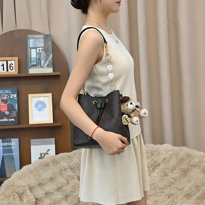 Lan Bao Fan Alloy Bag Accessory Women's Gold-3