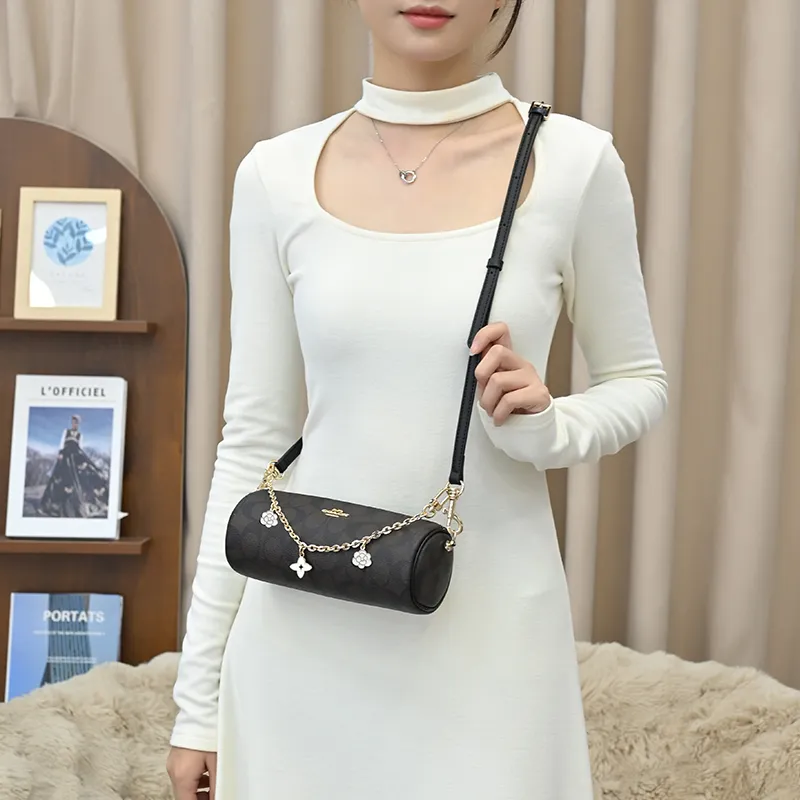 Lan Bao Fan Metal Alloy Bag Accessory Women's Gold-31
