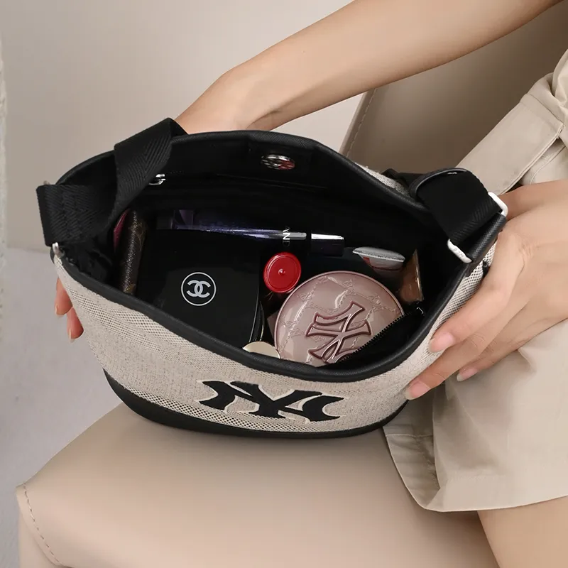Lan Bao Fan German Plush, Dralon Bag Accessory Unisex-7