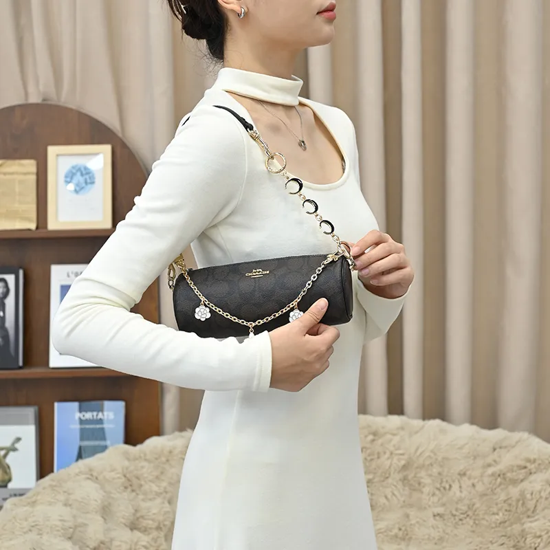 Lan Bao Fan Metal Alloy Bag Accessory Women's Gold-13