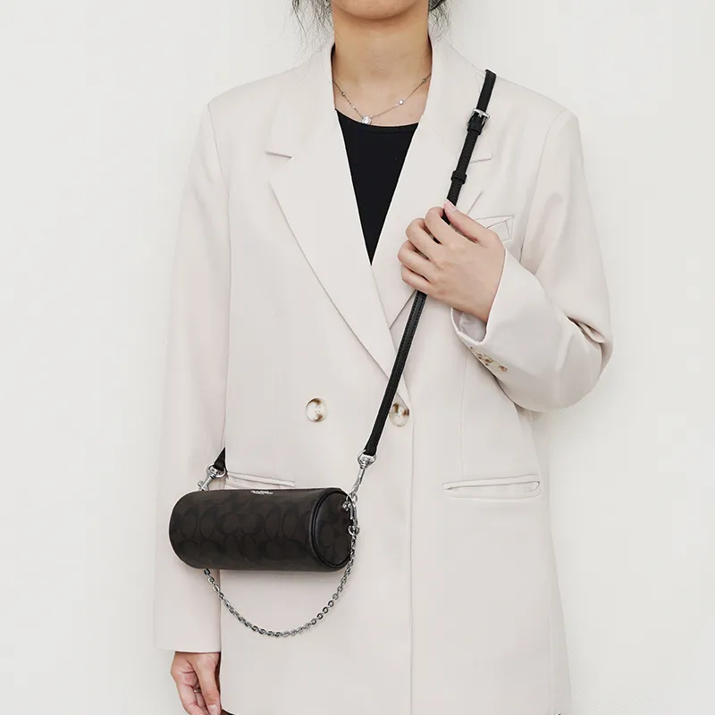 Lan Bao Fan Metal Shoulder Strap, Bag Accessory Women's Gold Tone-137