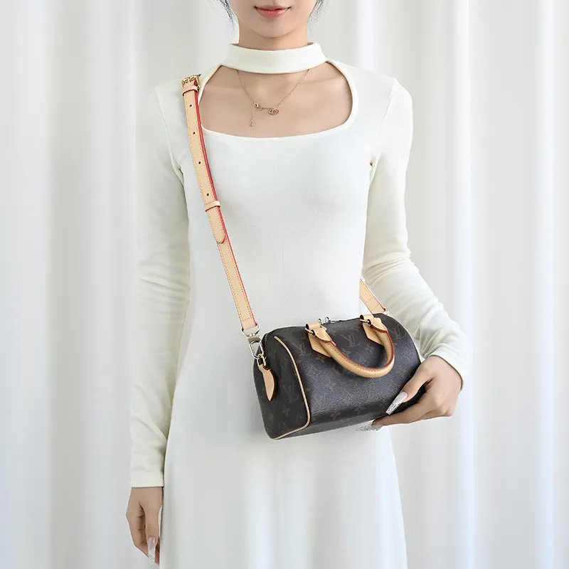 Lan Bao Fan Alloy Cow Leather DuPont Paper Bag Accessory Bag Strap Women's Multicolor-12