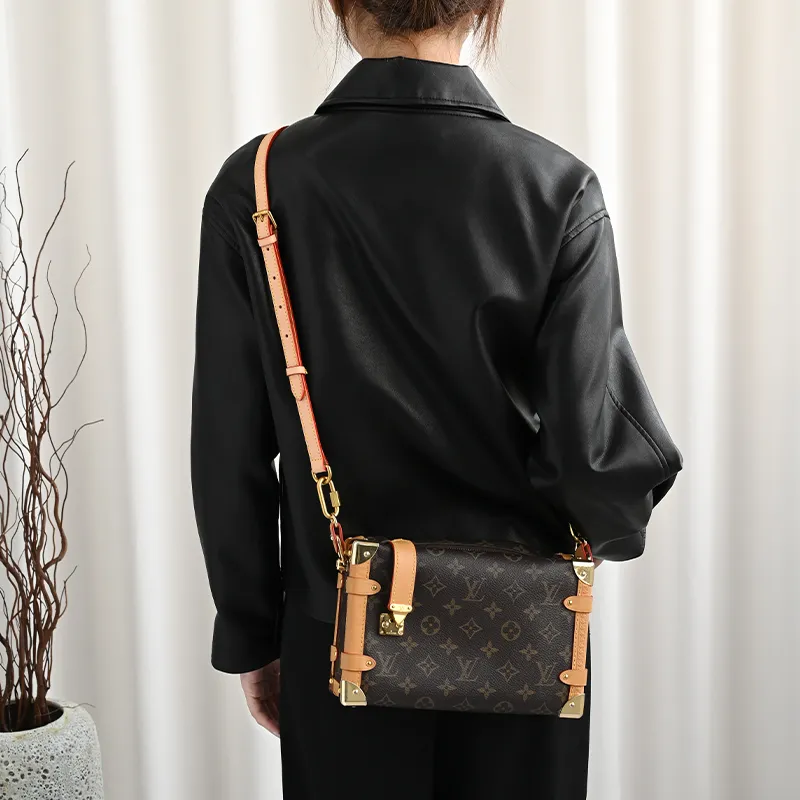 Lan Bao Fan Metal, Alloy DuPont Paper Storage Lining Bag, Bag Strap, Single Purchase Bag Unisex Brown-26
