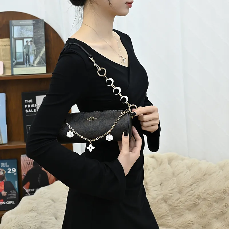 Lan Bao Fan Metal Alloy Bag Accessory Women's Gold-18