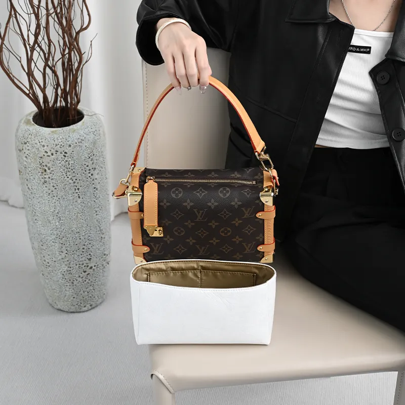 Lan Bao Fan Metal, Alloy DuPont Paper Storage Lining Bag, Bag Strap, Single Purchase Bag Unisex Brown-38