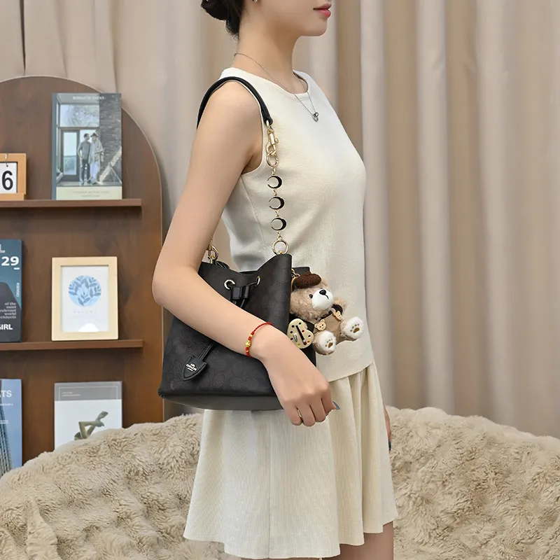 Lan Bao Fan Alloy Bag Accessory Women's Gold-3