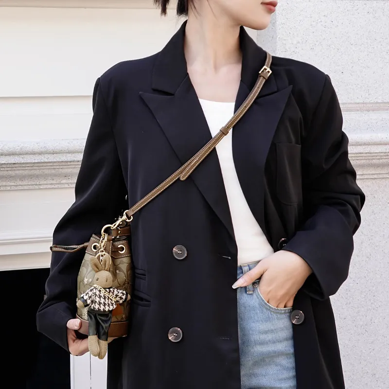 Kim Yeon sha Nylon COACH Women's Bag With Single Purchase Unisex Ecru-3