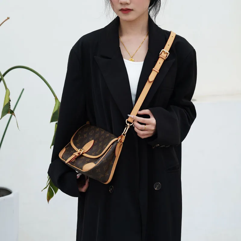 Lan Bao Fan Cow Leather Baguette Bag, Shoulder Bag, Crossbody Bag, Bag Strap Accessories Women's Beeswax Color-4