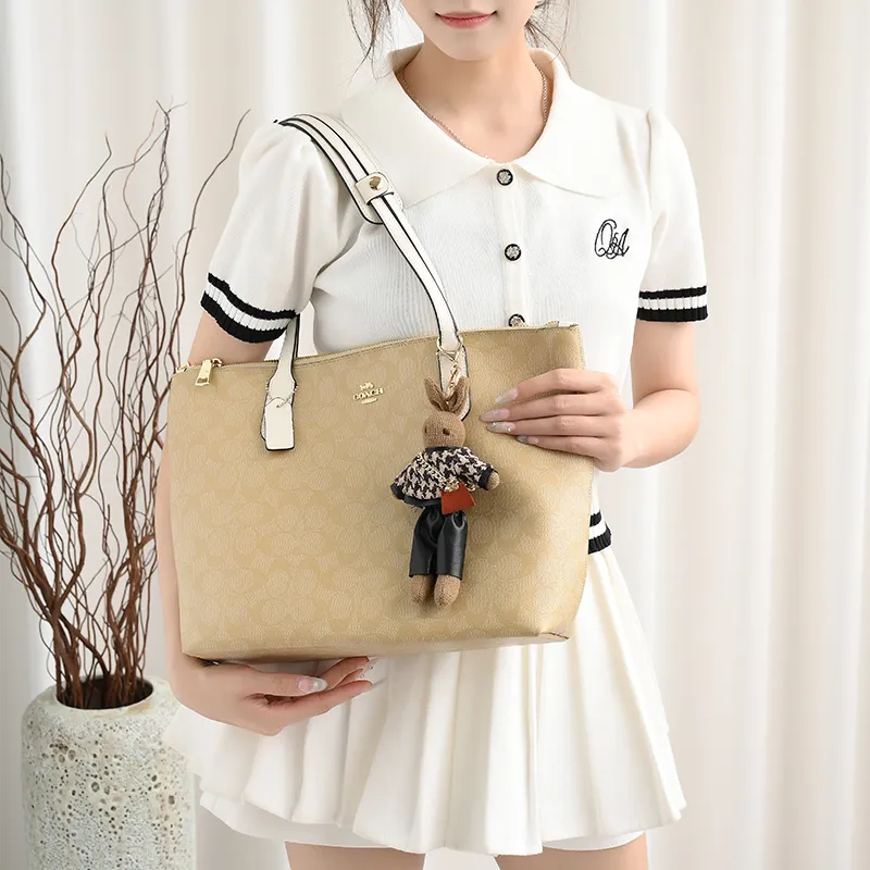 Lan Bao Fan Felt Liner, Shopping Bag Lining, Shoulder Pad, Rabbit Small Doll Women's Multicolor-32
