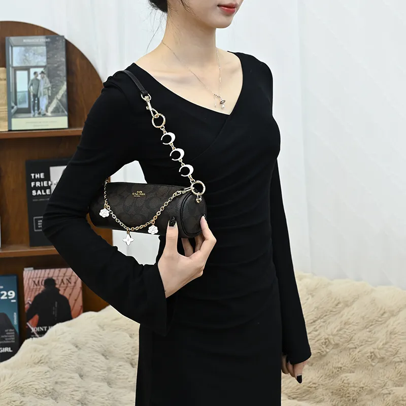 Lan Bao Fan Metal Alloy Bag Accessory Women's Gold-17