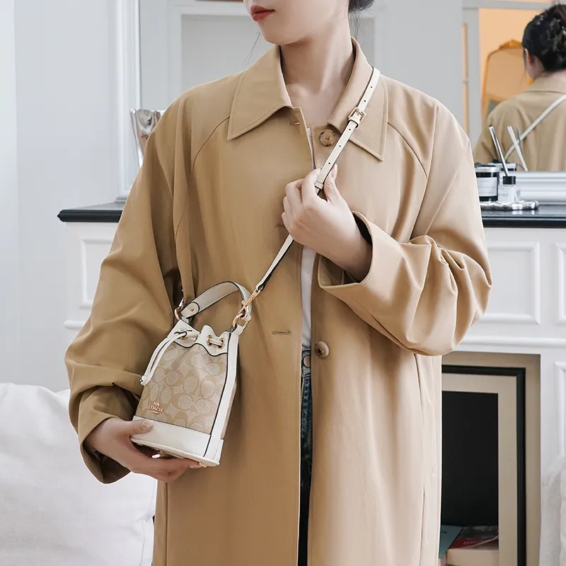Kim Yeon sha Nylon COACH Women's Bag With Single Purchase Unisex Ecru-94