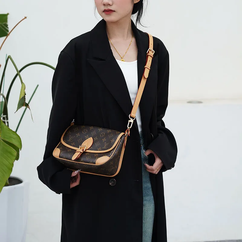 Lan Bao Fan Cow Leather Baguette Bag, Shoulder Bag, Crossbody Bag, Bag Strap Accessories Women's Beeswax Color-3
