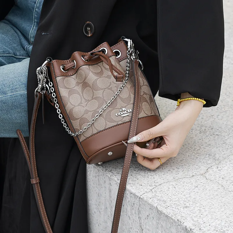 Kim Yeon sha Nylon COACH Women's Bag With Single Purchase Unisex Ecru-24