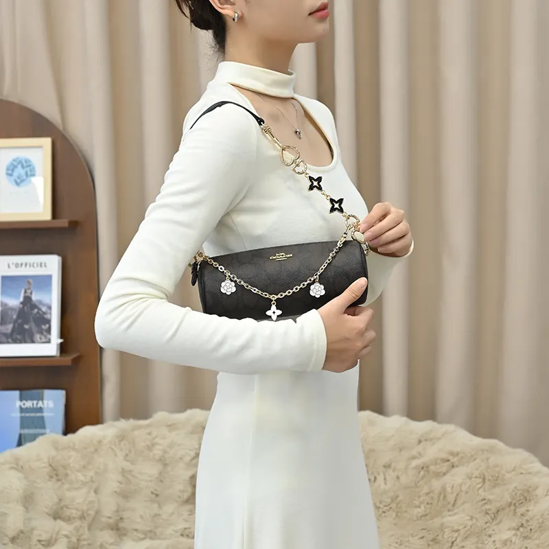 Lan Bao Fan Metal Alloy Bag Accessory Women's Gold-3