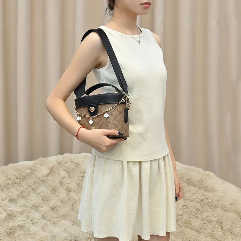 Lan Bao Fan Microfiber Bag Strap Women's Black-2