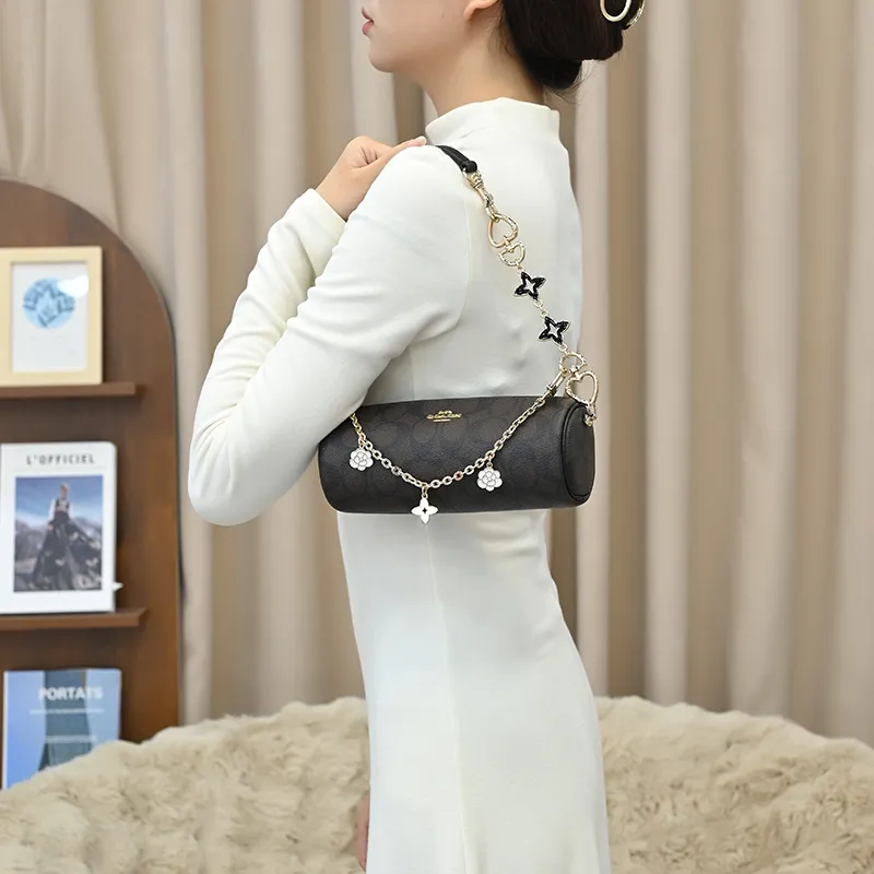 Lan Bao Fan Metal Alloy Bag Accessory Women's Gold-4