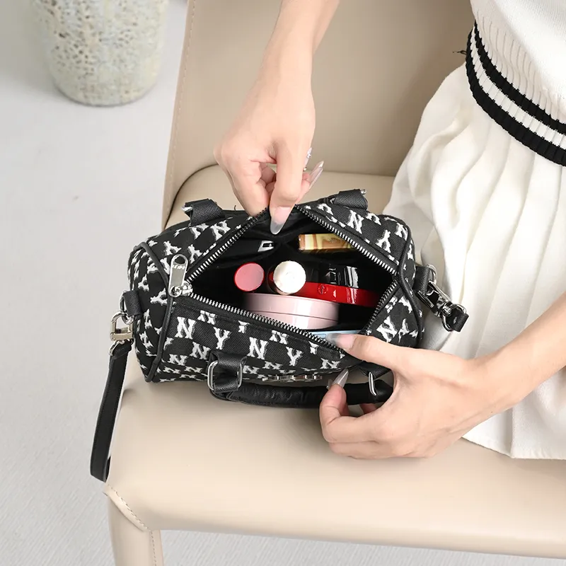 Lan Bao Fan Felt, Cow Leather Bag Accessory Women's Black-14