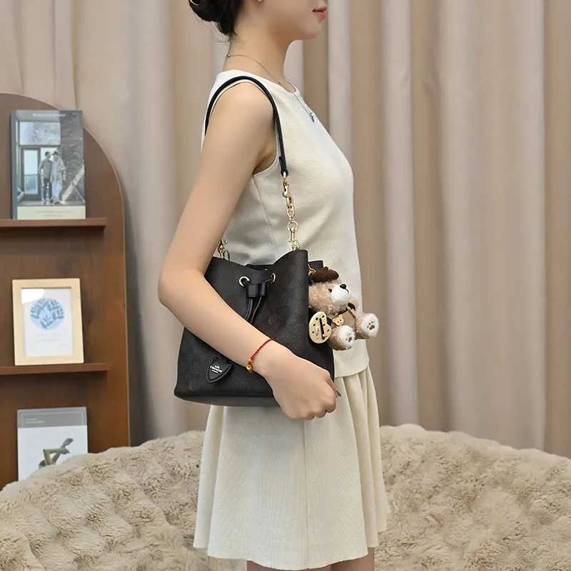 Lan Bao Fan Alloy Bag Accessory Women's Gold-3