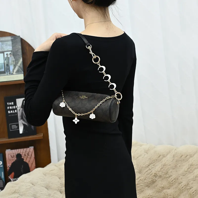 Lan Bao Fan Metal Alloy Bag Accessory Women's Gold-19