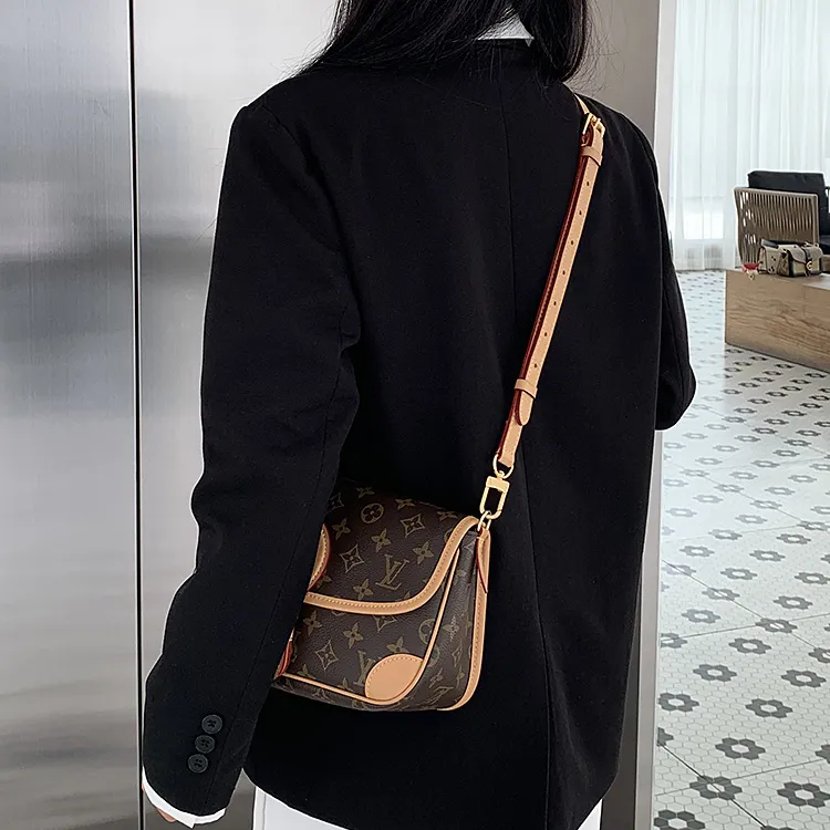 Lan Bao Fan Cow Leather Bag Strap Women's Beeswax-44