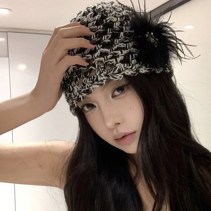 MUSTKOO Knitted Fabric Beanie Women's-1