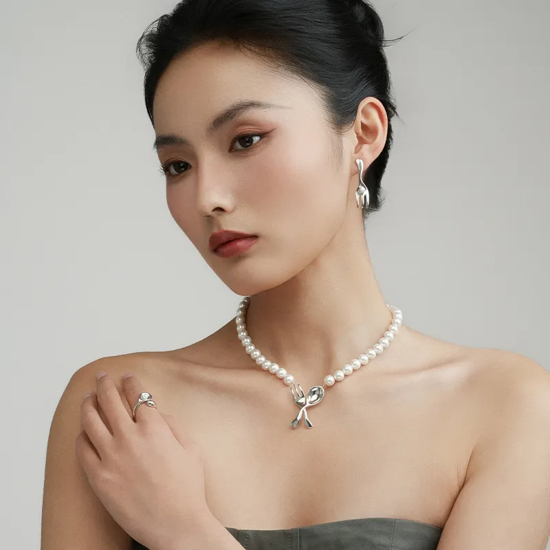 MACE MAVA Shell Pearl Earrings Women's-1