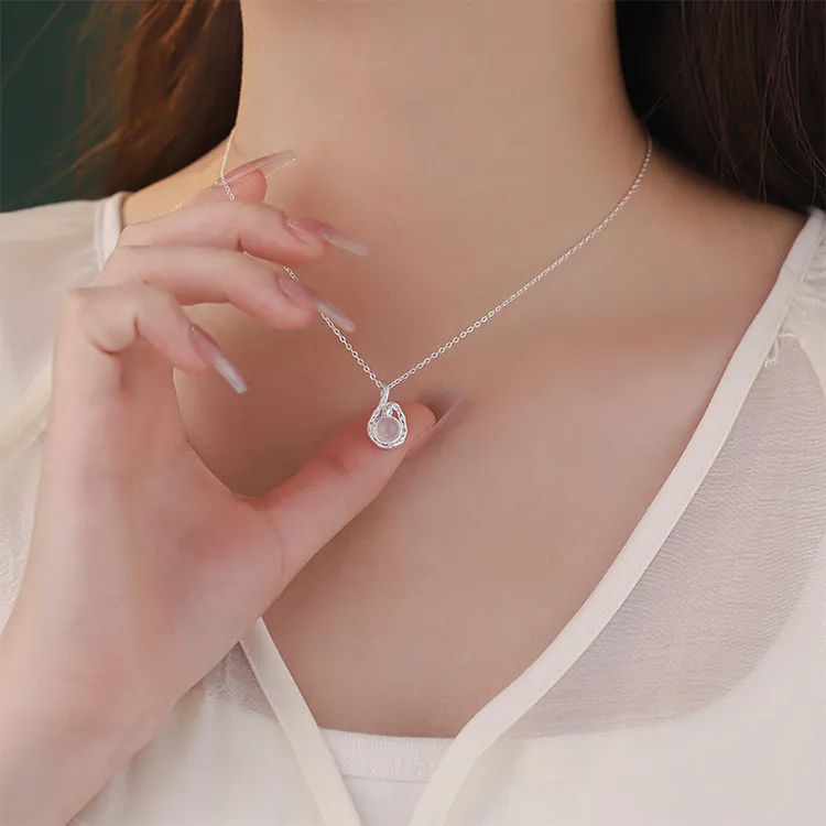 BAGGL Chalcedony Necklaces Unisex-3