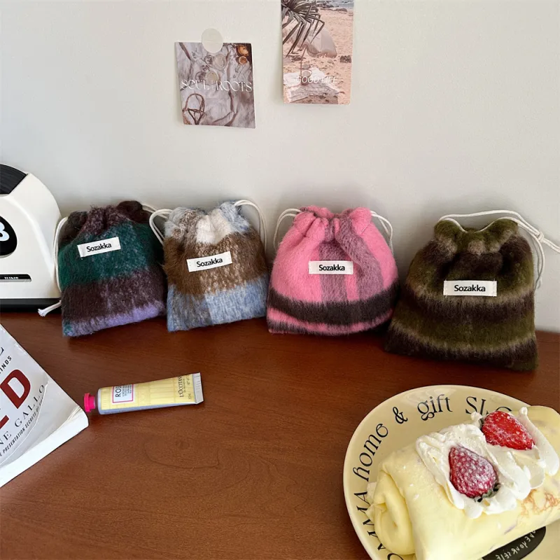 Sweet Pillow House Felt Storage On The Go Drawstring Multifunction Makeup Pouch-1