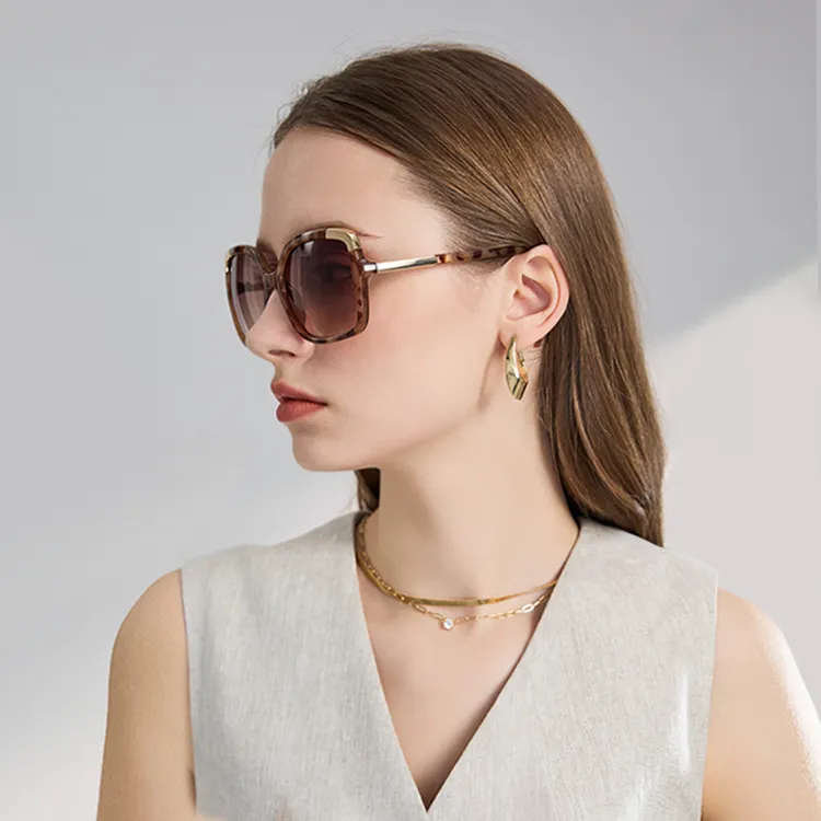 ELLE Polycarbonate Square Sunglasses Unisex-9