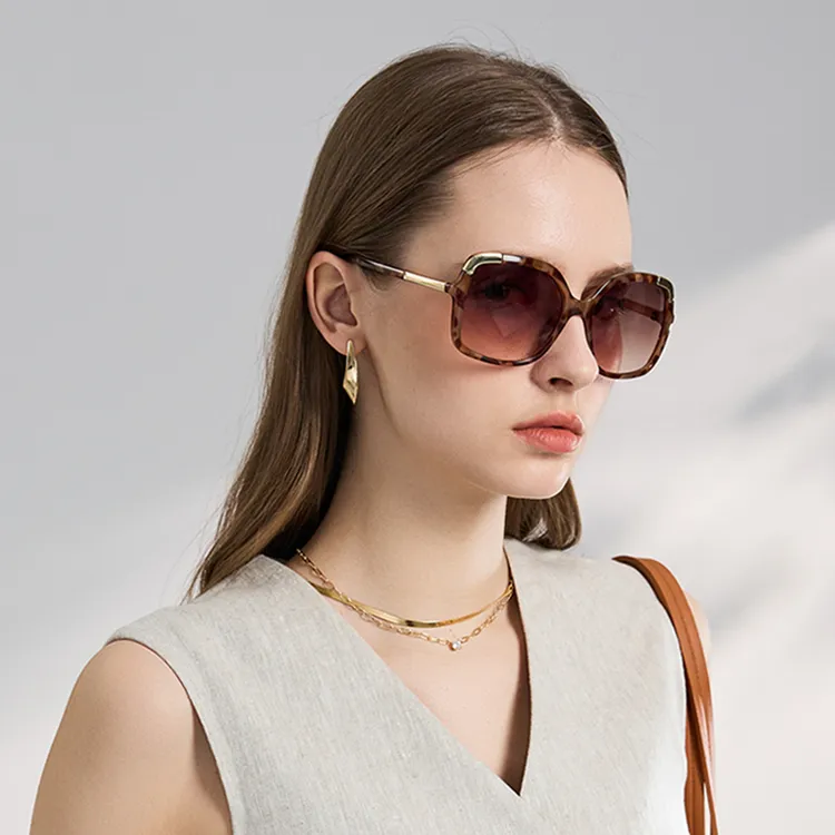 ELLE Polycarbonate Square Sunglasses Unisex-11