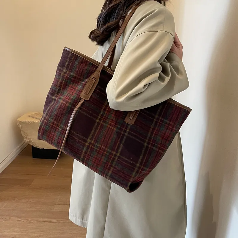 CORE BIRD Woolen Tote Bag, Shopping Bag, Handbag, Shoulder Bag Women's Green Plaid/Red Plaid-5