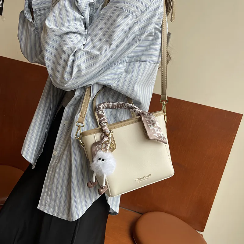 CORE BIRD Handbags-10