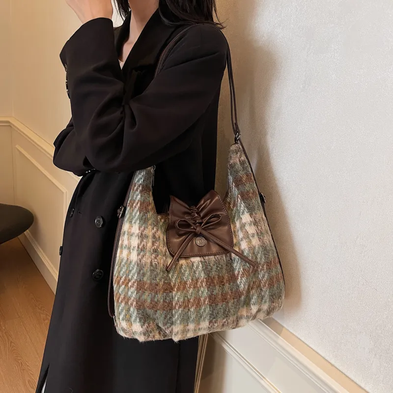 CORE BIRD Woolen Portable Double-Shoulder Shoulder Bag Women's Blue Plaid/Green Plaid/Dark Blue Plaid-8