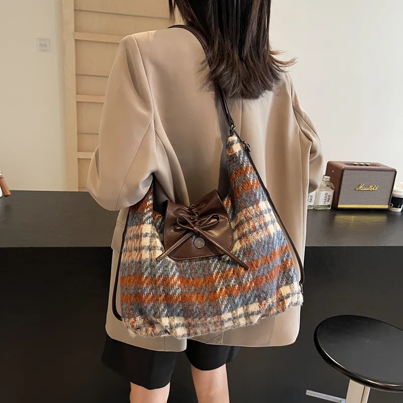 CORE BIRD Woolen Portable Double-Shoulder Shoulder Bag Women's Blue Plaid/Green Plaid/Dark Blue Plaid-15